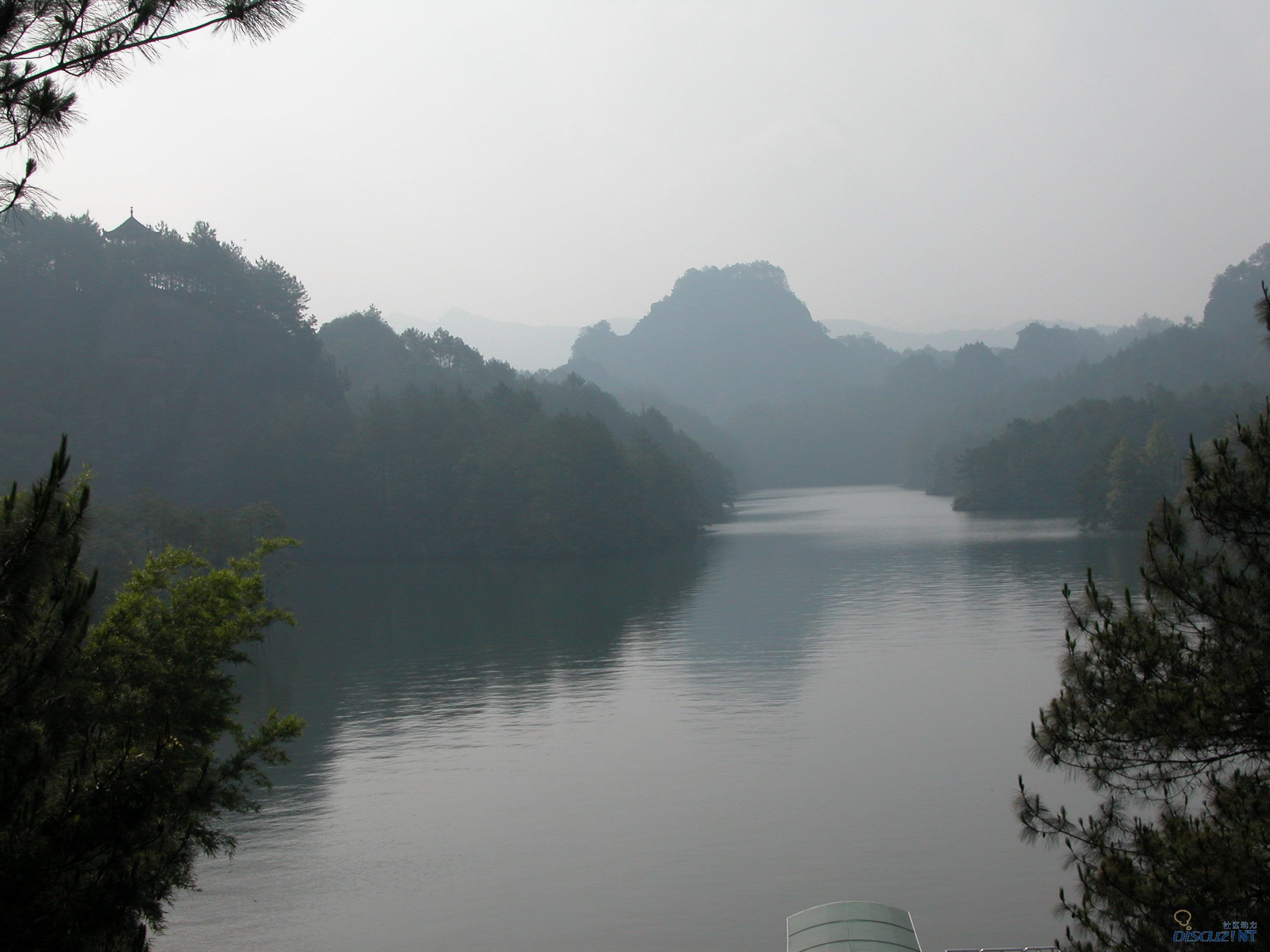 冠豸山石门湖(吕洪荣摄).JPG